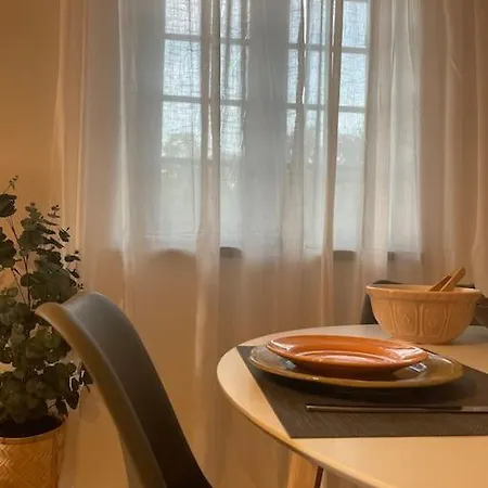 Apartment Nature Scape Ii *